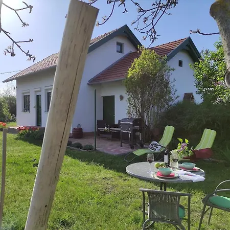 בית נופש Szolohegyi Haziko - In The Vineyard *