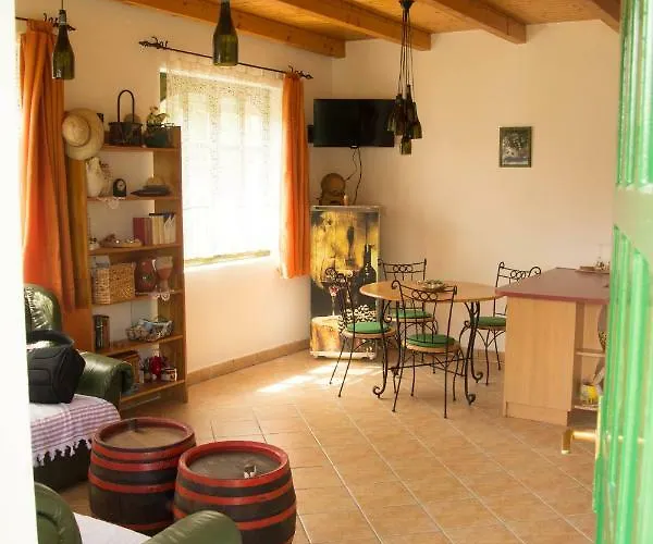 בית נופש Szolohegyi Haziko - In The Vineyard *